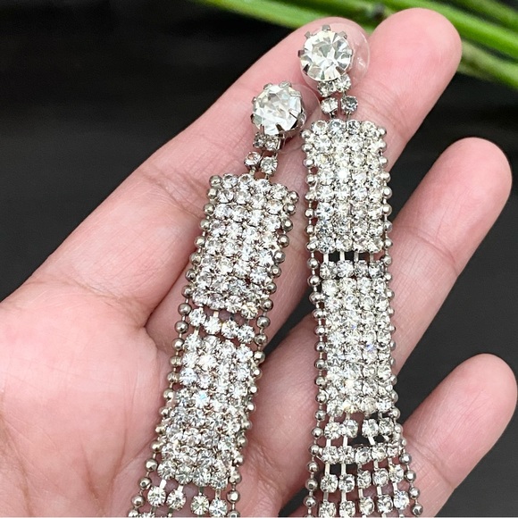 Vintage Unsigned Pavé Clear Rhinestones Drop Fringe Runway Statement Earrings - Picture 10 of 13